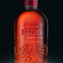 pendleton_Whiskey_Packaging_Design_Bottle